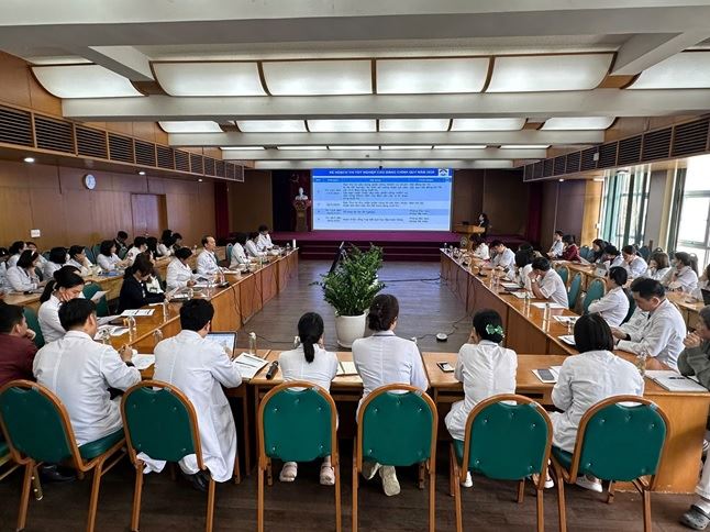 HỌP HỘI ĐỒNG THI TỐT NGHIỆP CAO ĐẲNG CHÍNG QUY NĂM 2025 - PHIÊN HỌP THỨ NHẤT